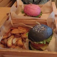 The Cherry Bomb (pink) and Cheesy Cecio (black)  at Flower Burger - Porta Genova in Milan