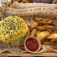 Menu del pranzo, cecio e avocado burger  at Flower Burger - Porta Genova in Milan