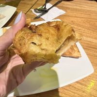 Las mejores samosas   at El Maple in Quito