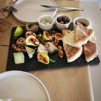 Cheeses plate at Outro Lado in Faro