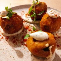 Bolinhas de Alheidas at Outro Lado in Faro