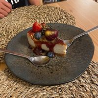 Vegan cheesecake at Outro Lado in Faro