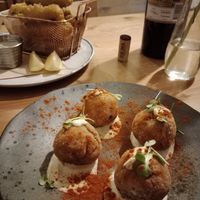 Bolinhas de alheira e peixinhos da horta at Outro Lado in Faro