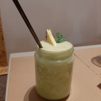 Jugos frescos!!! 🍍 at Outro Lado in Faro