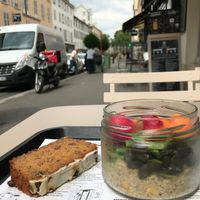 Vegan carrot cake and Buddha bowl at PUR etc in Versailles
