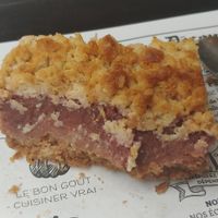 Half-eaten & delicious apple crumble at PUR etc in Versailles