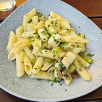 Vegane Pasta mit Spargel, Champignons, Sellerie, Kräutern und Olivenöl at UNI.WIRT. in Klagenfurt