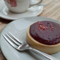 Coffee and "cheesecake" at Lunchcafe Curcuma in Gouda