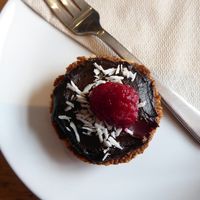 small vegan chocolate cake at Lunchcafe Curcuma in Gouda