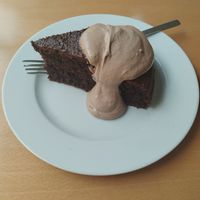 Carob cake with chocolate ganache at Cozinha Consciente in Coimbra