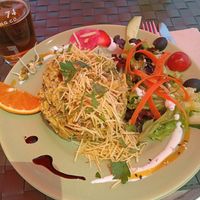 Verduras con patatas y ensaladas at Arvore do Mundo in Porto