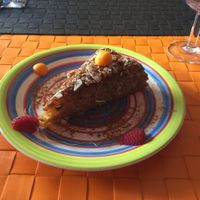 The best vegan carrot cake ever at Arvore do Mundo in Porto