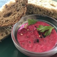 Humus de remolacha at Arvore do Mundo in Porto