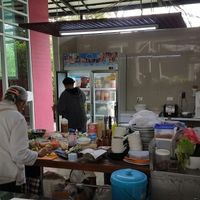 chef in da kitchen at Ama Vegan Kitchen in Chiang Mai