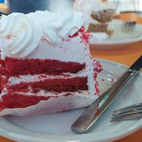 Red Velvet Veg at Confitería Maiquez in Murcia