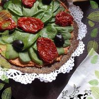 Raw Vegan Pizza at Manjares Veganos in Buenos Aires