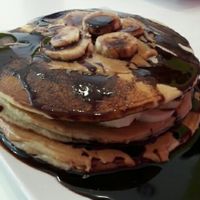 banana, peanut butter and chocolate sauce at Tweny Leaf in Lisbon