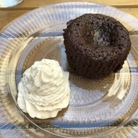 Chocolate molten cake at Les P'tits Poissons Verts in Nimes