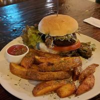 Burger & fries at Vegetus 베제투스 in Seoul