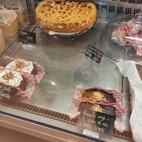 Carrot cake (vegan), brownie (vegan) and cheesecake (veggie) at Veggie's World in Andorra La Vella