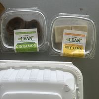 Raw deserts cinnamon roll and key lime pie   at Vegan and Juice in Miami