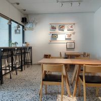 Lots of seating at Yi Ke Shu - Tanjung Bungah in Penang