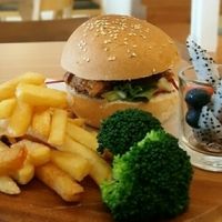 burger at Yi Ke Shu - Tanjung Bungah in Penang