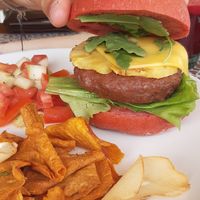 Beyond burger with pineapple at PurEssence in Alvor