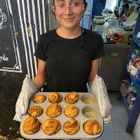 Vegan cinnamon rolls at Cafe Del Professor Pitagoras in Merida
