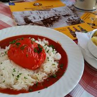 Gefüllte Paprika und Kartoffelsalat at Brauerei-Gasthof Hotel Post  in Nesselwang