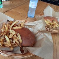 Vegan burgen at Holy Moly in Rouen