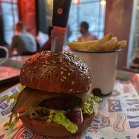 Burger con fake bacon e redefined meat 😋  at BrewDog in Aberdeen