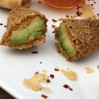 Advocado fried chilli at De Krewelligen Bidet in Antwerpen