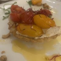 Crostasti a crema di anacardi, pomodorini e rucola  at La Mi Mama in Rimini