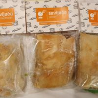 Pastries with tofu mediterranean, seitan 🤘😈, and greens (kale, spinach, and so on) fillings 🤤🤤🤤 at bio&bio in Dubrovnik