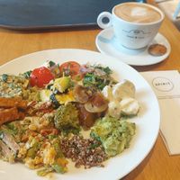 Vol ontbijt-bord 😋 at Spirit in Amsterdam