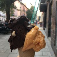 Vegan chocolate and lemon/carrot at Sani Sapori in Madrid