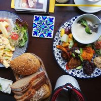 Non-vegan and vegan breakfasts at Poffers Cafe in Stuttgart