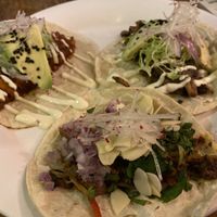 Tacos de tofu, alambre y champiñón salteados at La Flaca - Americana in Guadalajara