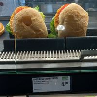 plant-based crunchy chicken 4€ at backWERK - Arnulf-Klett-Platz in Stuttgart