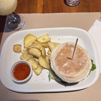 Mr Bean burger  at Dromedário in Sagres