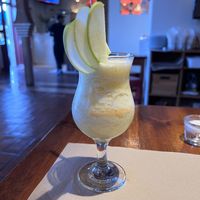 Smoothie pommes ananas gingembre   at Dromedário in Sagres
