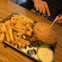 bbq mit gf brötchen  at Grilly Idol in Hamburg