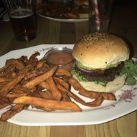 Vegan burger with avocado at Grilly Idol in Hamburg