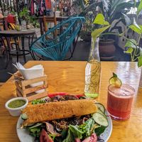 Milanesa Rellena y Antigripal (Jugo
De Naranja, Piña, Frutos Rojos, Limón, Jengibre y Guayaba) at Paraíso Vegano in Mexico City