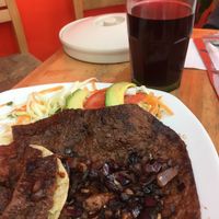 Platillos veganos at Paraíso Vegano in Mexico City