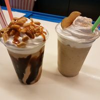 Peanut butter milkshake and apple pie milkshake at Kitty's Milkshake Bar - Hietsu Kauppahalli in Helsinki
