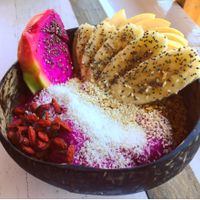 Creamy Pink Smoothiebowl at Gili Bliss in 