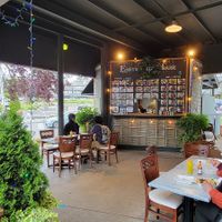 Outdoor dining at Emmy's Vege House in Bainbridge Island