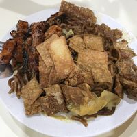 Fried noodles and dishes at Lan Xiang Yuan Vegetarian in West Singapore